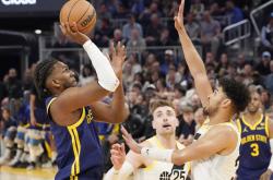 开云体育-篮球比赛的热度越来越高，吸引众多球迷