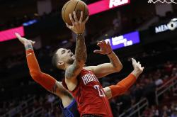 开云体育入口-火箭队铁血防守，战胜劲敌取得胜利