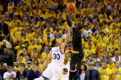 开云体育下载-太阳绝杀新疆队，欧文扛起全队的简单介绍