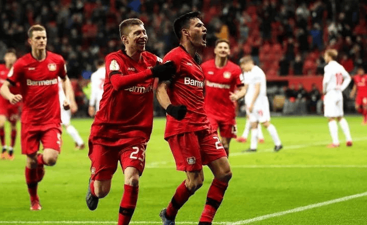 包含弗赖堡告捷，继续德甲保级之路的词条