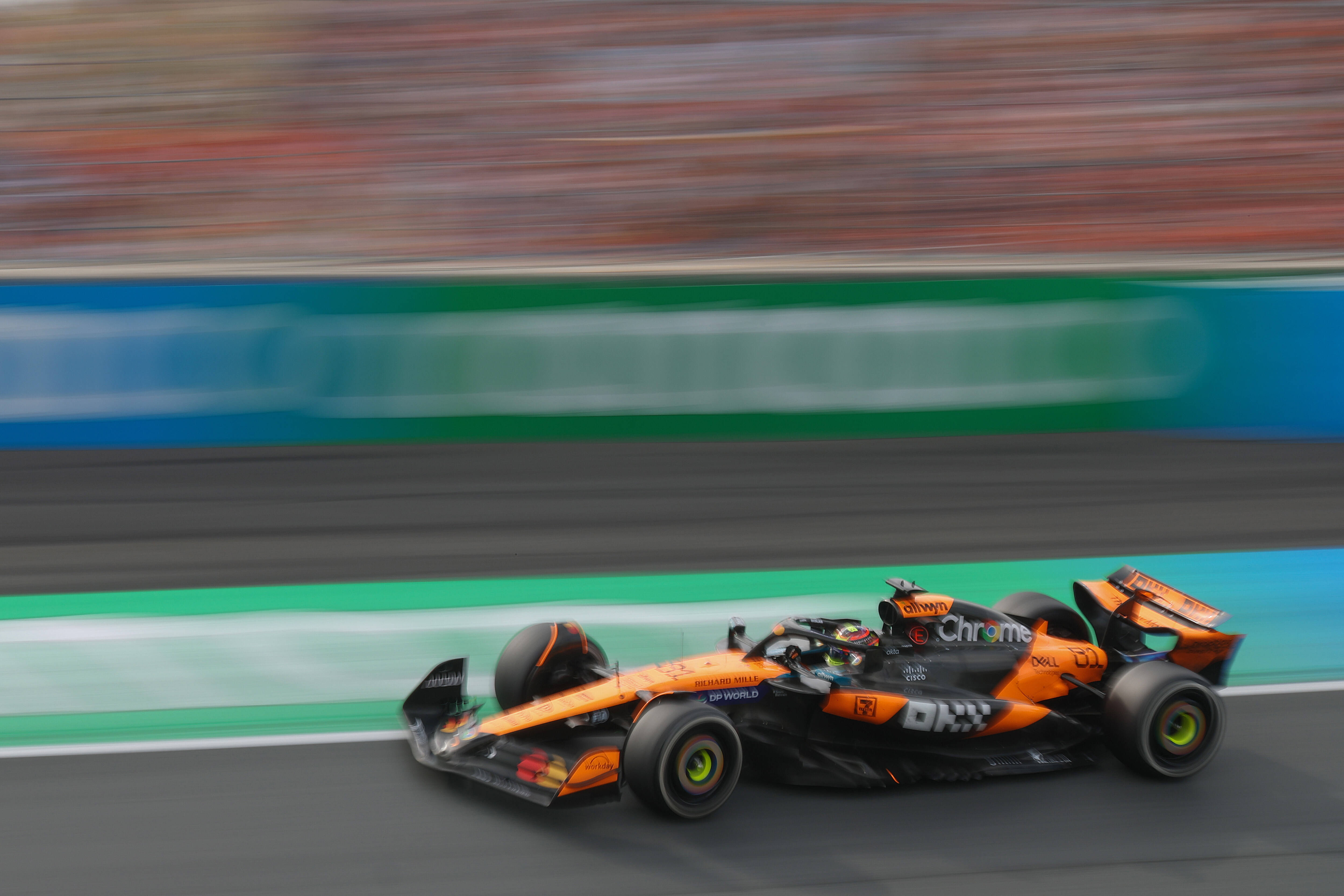 包含红牛车队绝杀威廉姆斯,皮亚斯特里关键制胜的词条 包含红牛车队绝杀威廉姆斯,皮亚斯特里关键制胜的词条